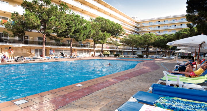 Oasis Park Hotel in Salou, Spain | loveholidays