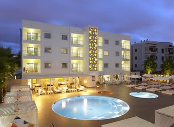 Cheap Playa d'en Bossa, Balearic Islands holiday and deals